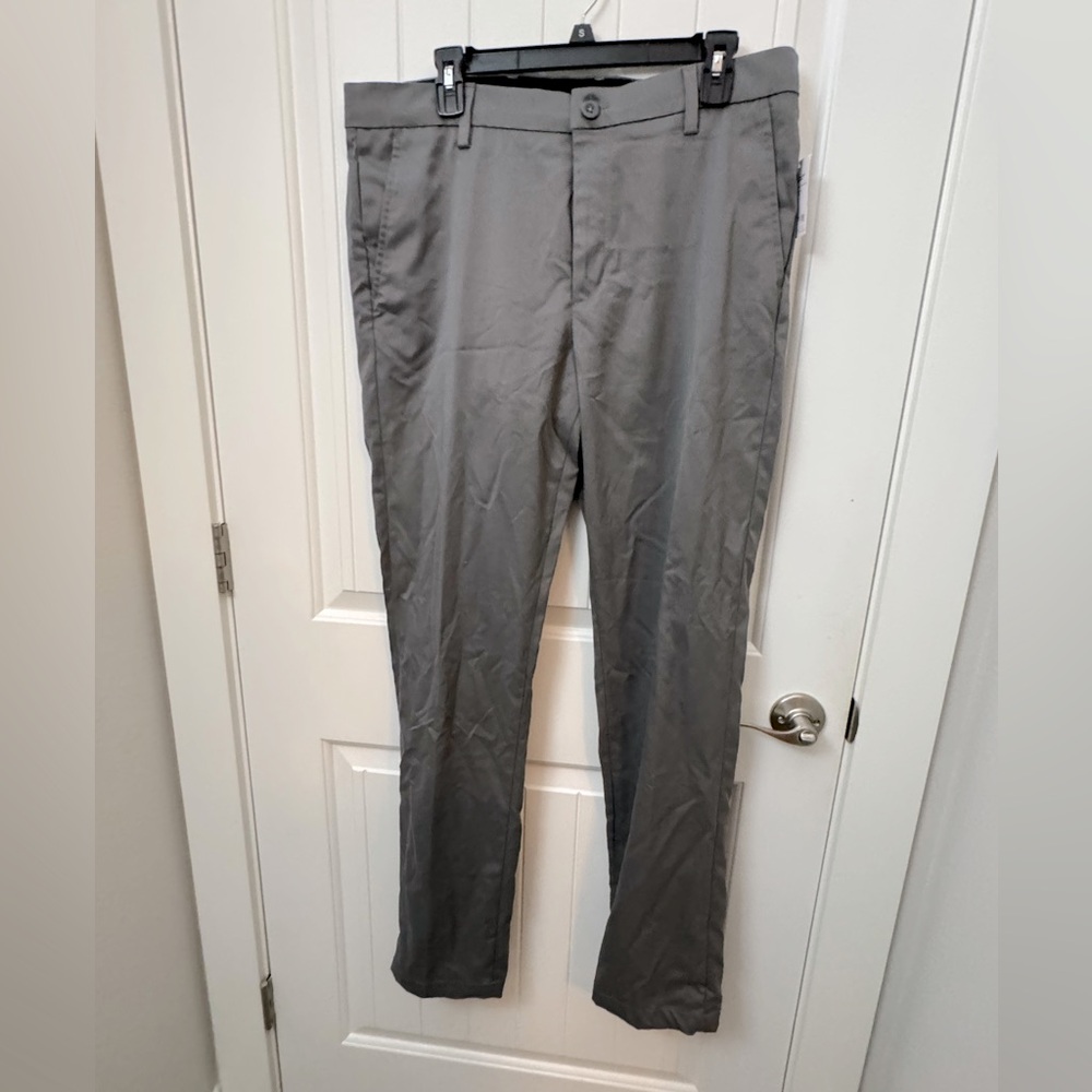 Amazon Essentials Men's Classic-Fit dress pants. Size 35W 34L